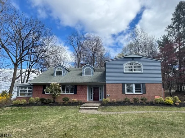 56 Grandview Pl, North Caldwell, NJ 07006