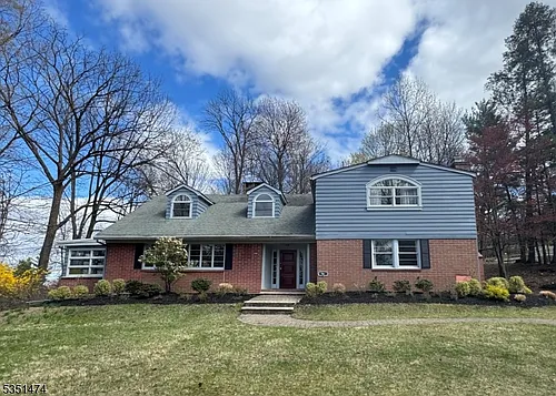 56 Grandview Pl Photo 1