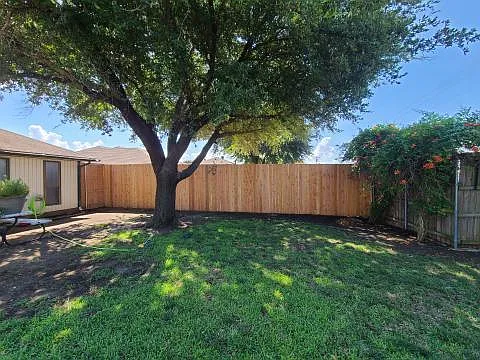San Saba St — Photo 15