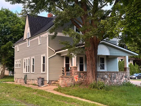 6702 Washington St, North Branch, MI 48461