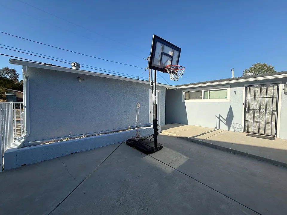 5763 Baja Dr