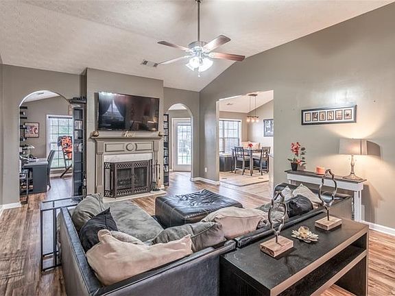 5th image of 2460 Cordillo Dr