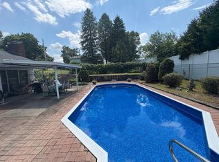 8 Boulder Rd, Newburgh, NY 12550