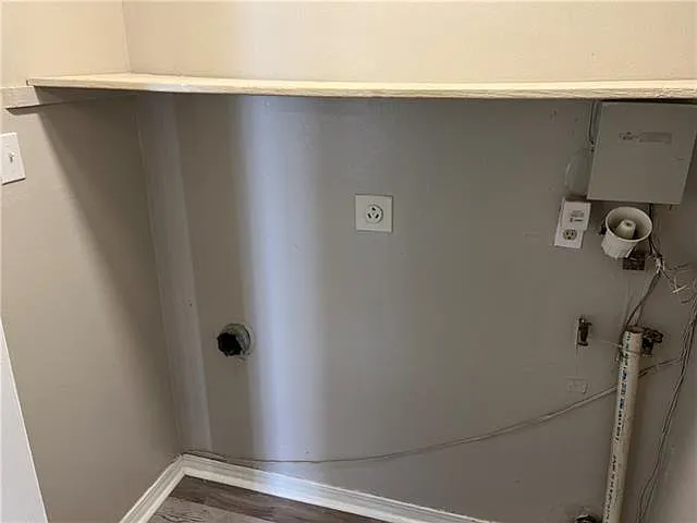 4037 Georgetown Dr — Photo 19