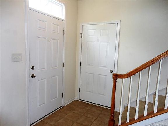 2nd image of 131 Beverly Chase Ln