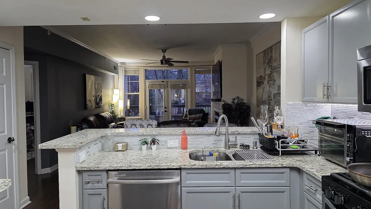405 W 7th St — Photo 3