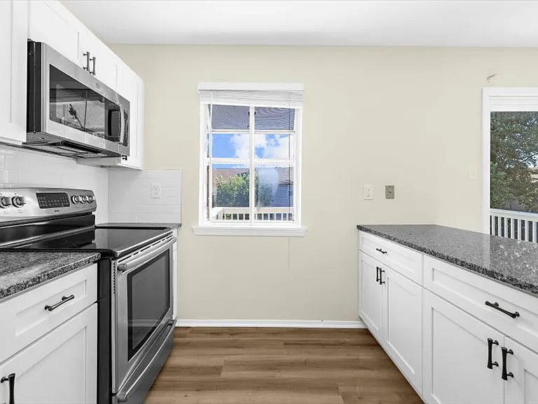 8638 Gambier Hbr — Photo 11