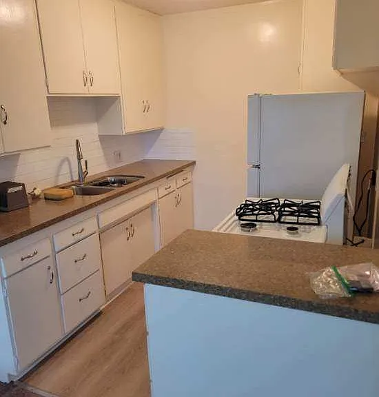 313 E Plymouth St #9 — Photo 5