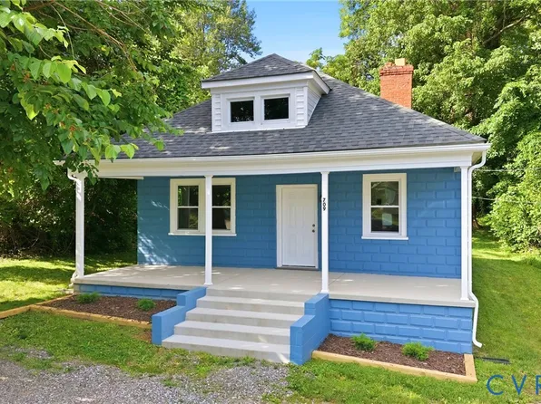 709 E 3rd St, Farmville, VA 23901