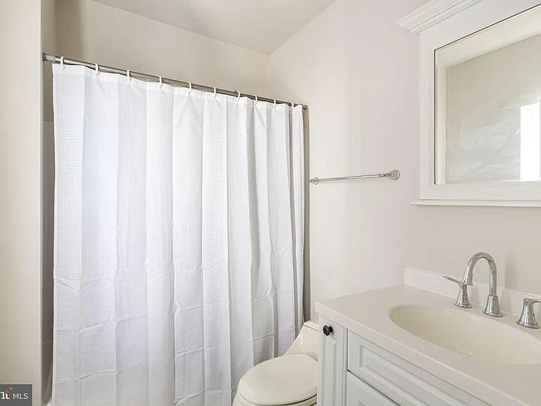 702 E Chelten Ave #3 — Photo 6