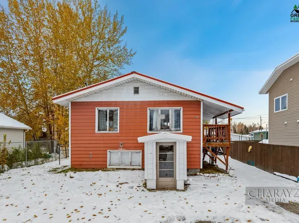1122 Garden Way, Fairbanks, AK 99701