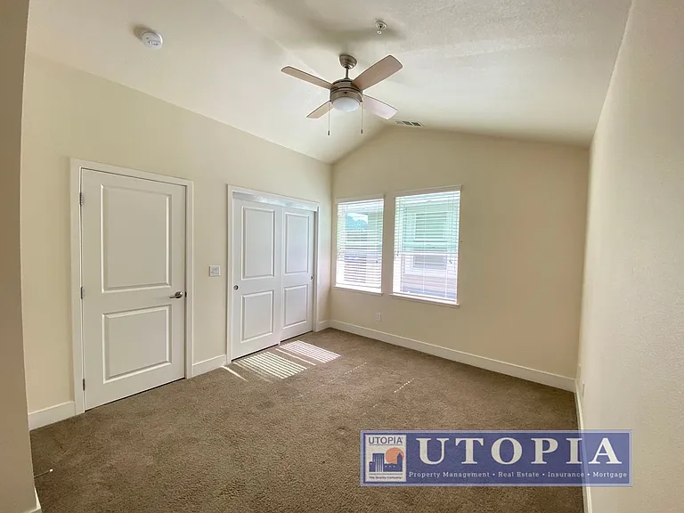 106 Jacobs Ln — Photo 24