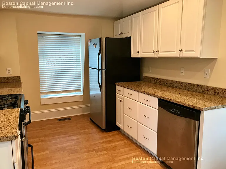 674 Main St — Photo 10