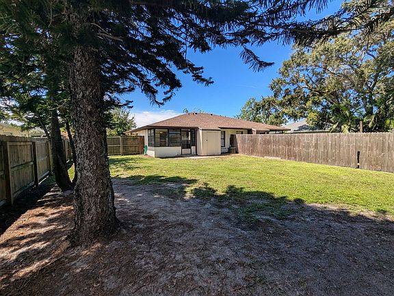 Spacious, fully fenced yard