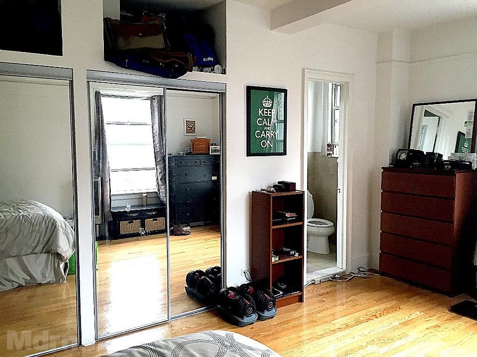 2nd image of 200 W 70th St APT 7C