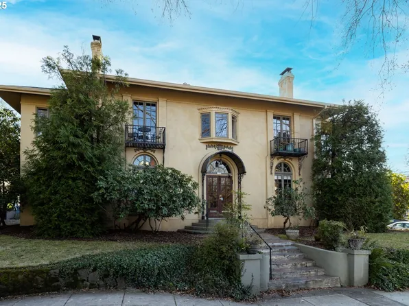 1610 NE Tillamook St APT 3, Portland, OR 97212