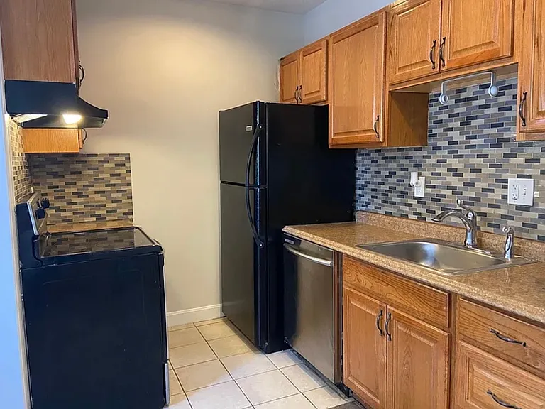 204 H St #1 — Photo 3