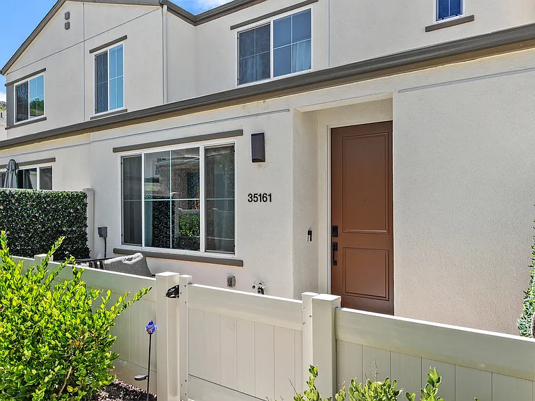 35161 Grove Trl — Photo 2