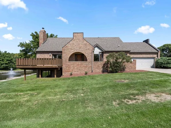 660 58th St #1, West Des Moines, IA 50266