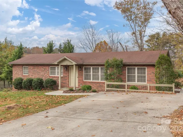 10 Terrace Dr, Weaverville, NC 28787