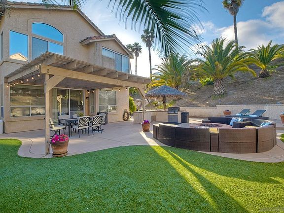 5th image of 1554 Avenida Guillermo