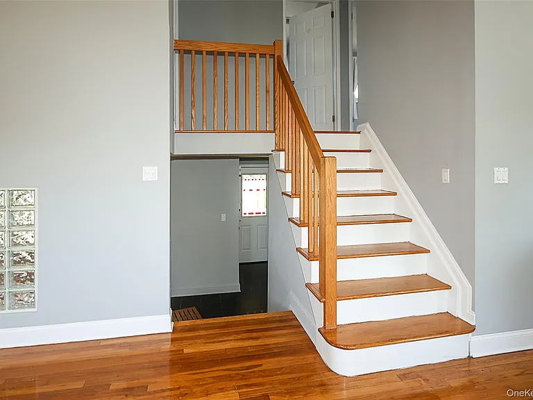 874 Seamans Neck Rd — Photo 10