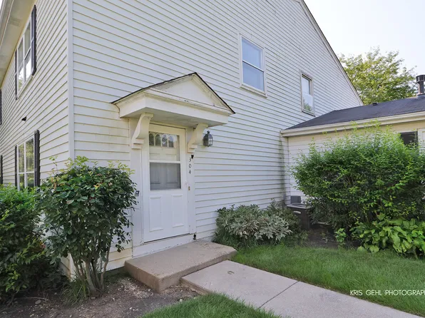 304 Meadow Ct #5802, Vernon Hills, IL 60061