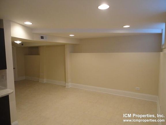 4th image of 875 W Lill Ave #D1