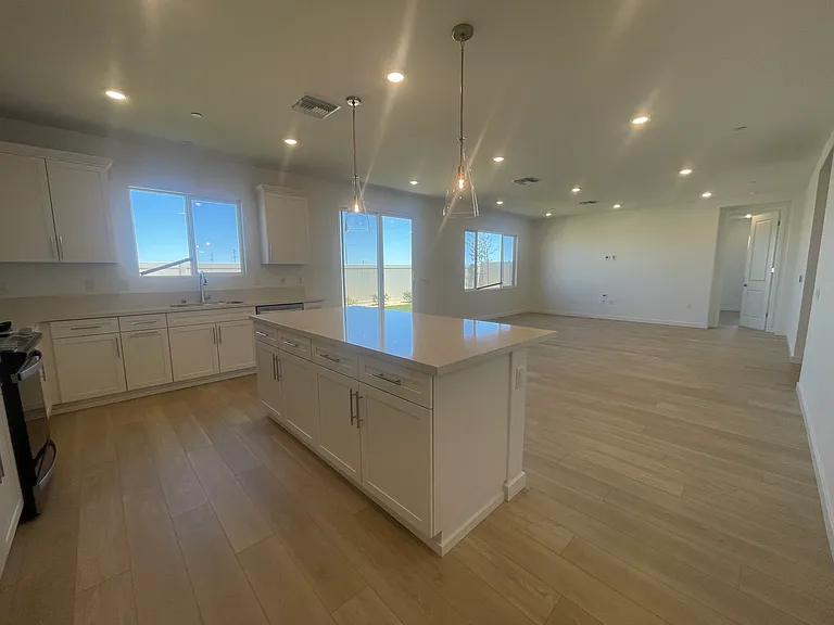 5529 W Avenue K13 — Photo 10