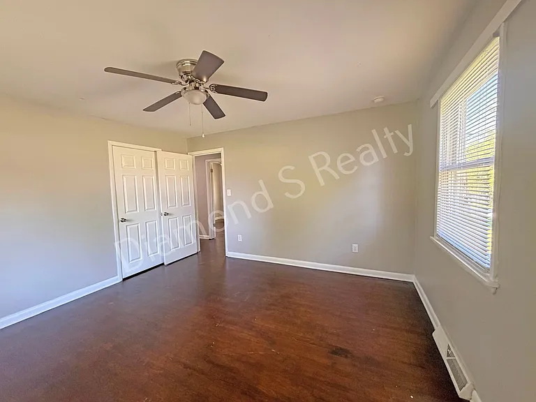 3209 E Gasconade St — Photo 15