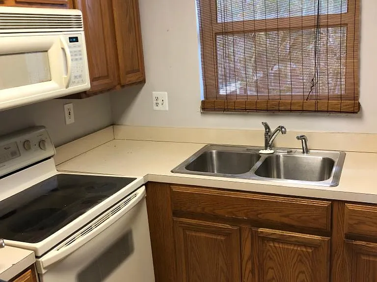 1001 SE 16th St #15 — Photo 9