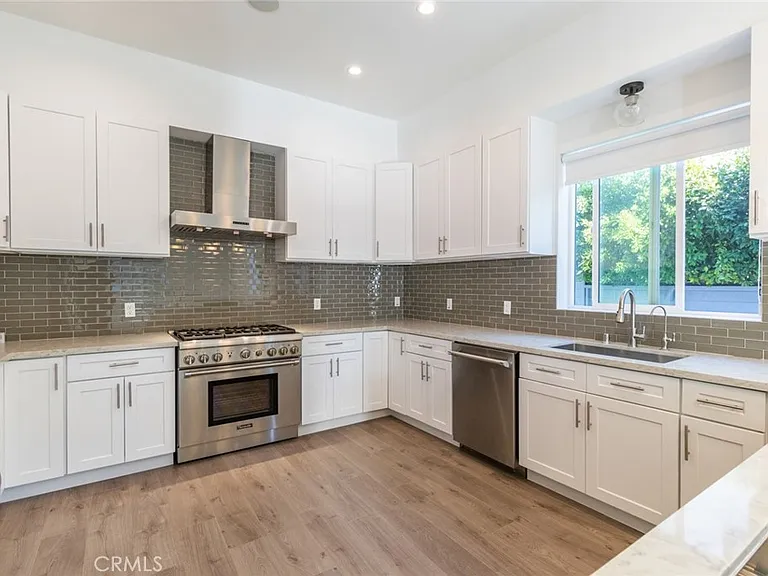 1480 S Durango Ave — Photo 18