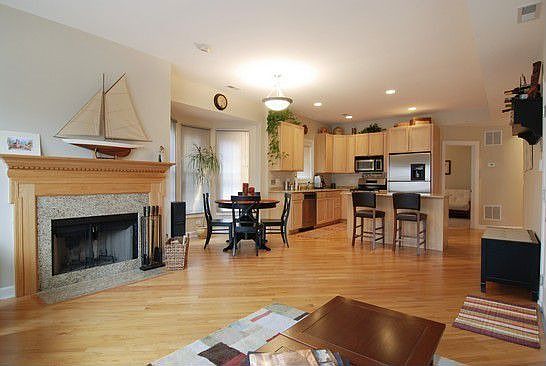3rd image of 3751 N Ashland Ave #2N