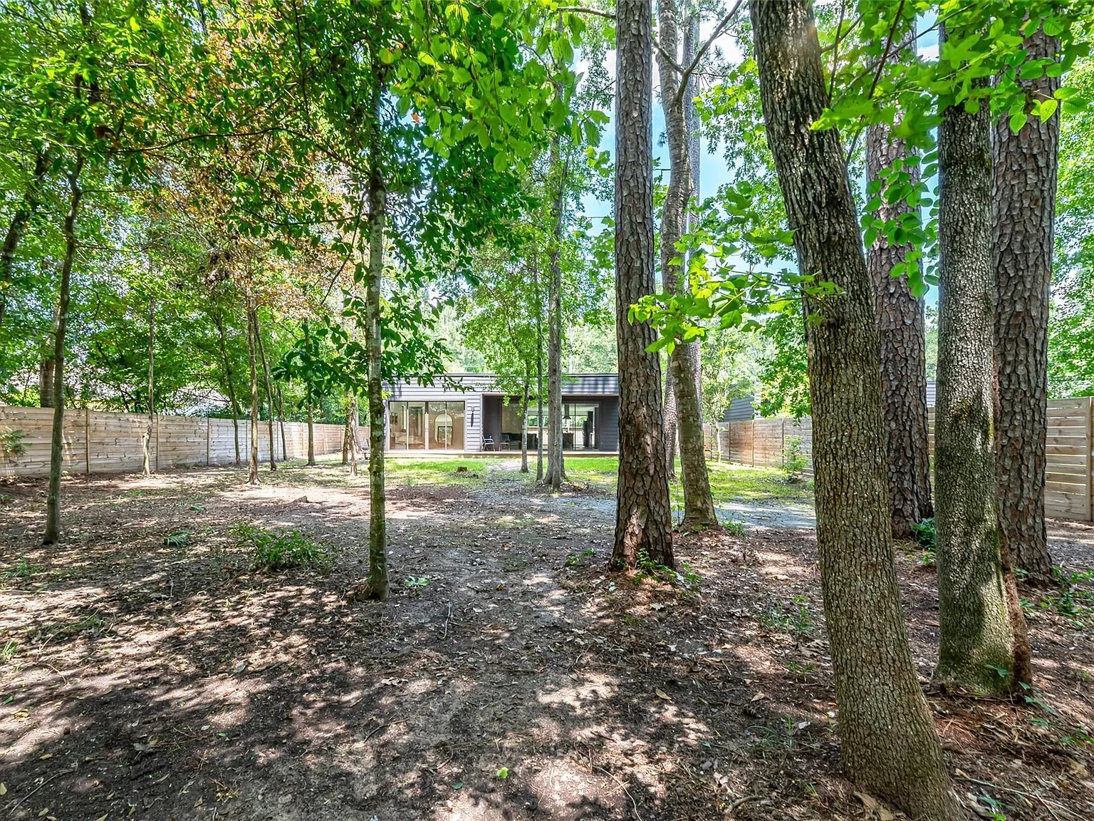 3 bed, 2.5 bath, 2198 sqft, $5,000 — Photo 4