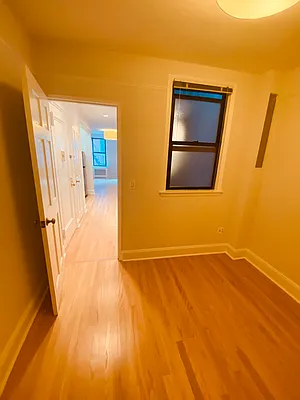 Rented by Metropolis Real Estate of Manhattan | media 15