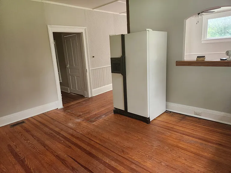 308 Green St NE — Photo 6