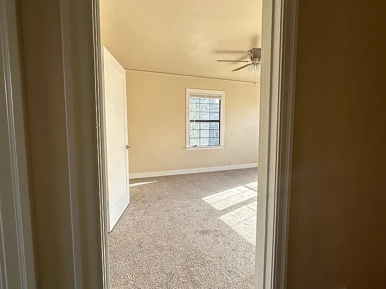 1107 Estudillo St — Photo 8