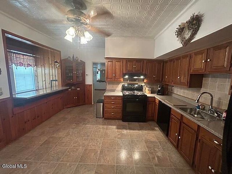 5th image of 235 4th Avenue