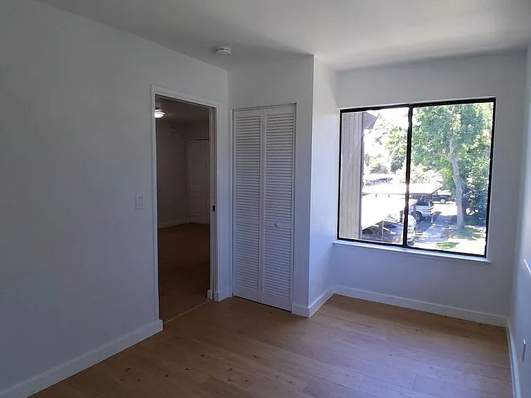 1190 S Winery Ave #222 — Photo 15