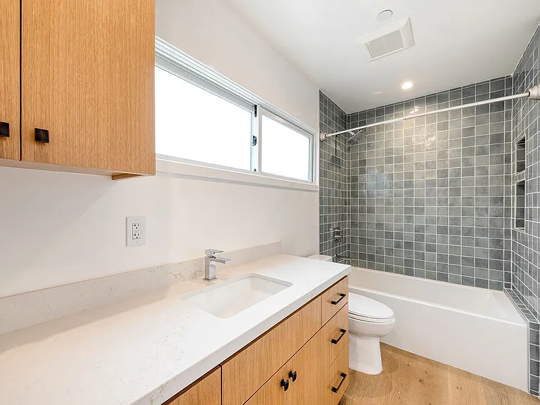 4285 La Salle Ave — Photo 14