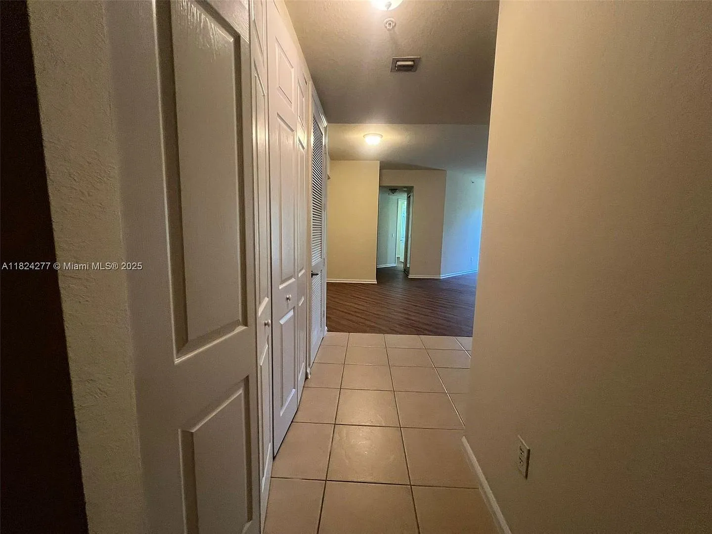 3500 Oaks Clubhouse Drive 207, Pompano Beach, FL 33069 — Photo 3
