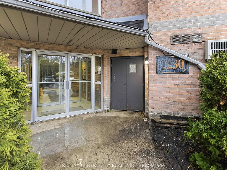 2230 Trafalgar St #121 — Photo 28