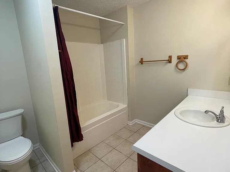 71 Greenway Dr — Photo 4