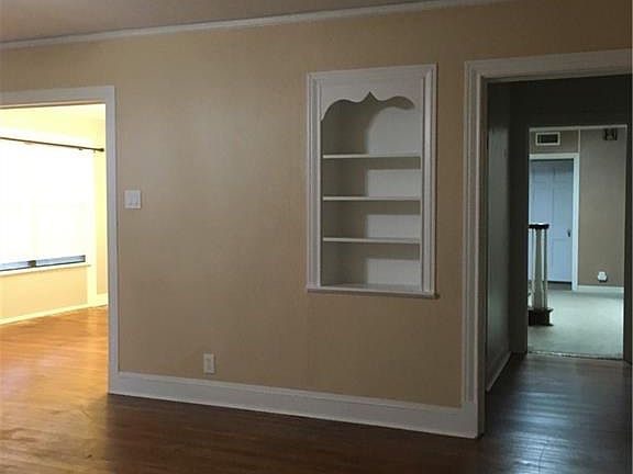 3rd image of 206 S Gaines St