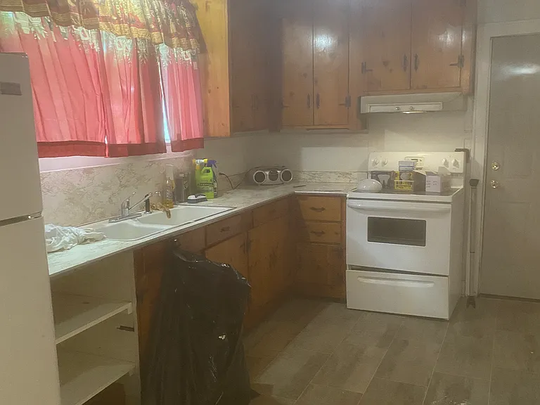 2641 Harvey Ave — Photo 6
