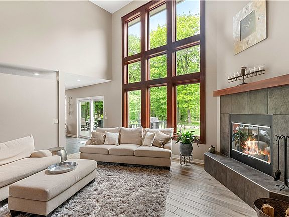 3rd image of 7213 Eagle Crest Dr