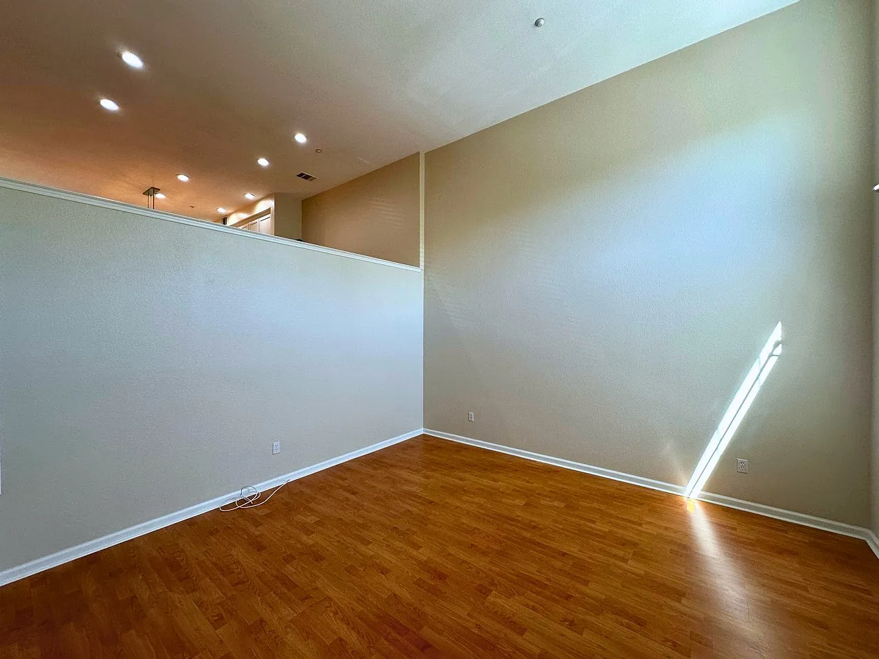 3 bed, 2.5 bath, 1979 sqft, $3,950 — Photo 3
