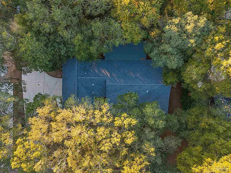 910 Whisperwood Ln S — Photo 40