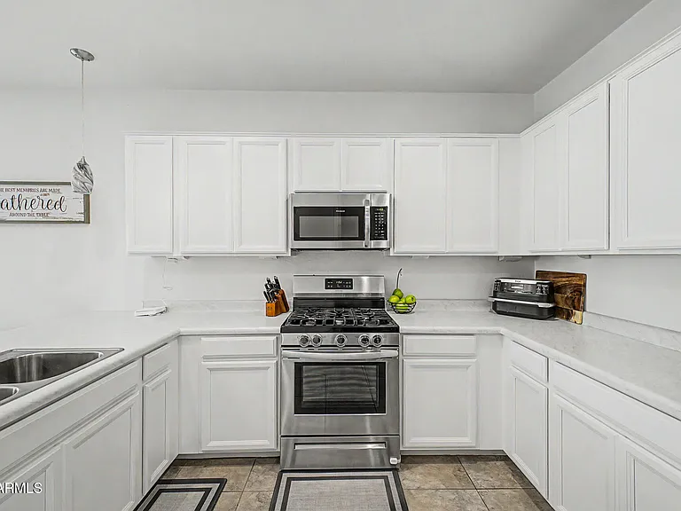 9012 W Solano Dr — Photo 11