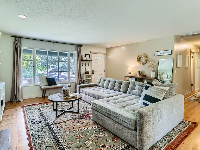 3045 SW 116th Ave — Photo 6